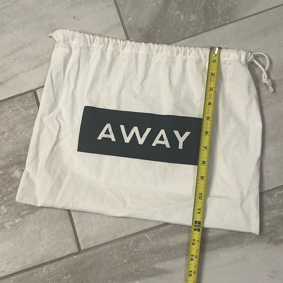 Away Dust Bag for Toiletry Bag New - Picture 3 of 5